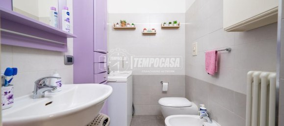 3 rooms Apartment in Reggio Emilia, Italy No. 173996 11