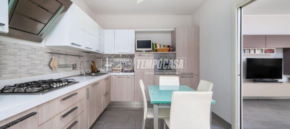 3 rooms Apartment in Reggio Emilia, Italy No. 173996 7