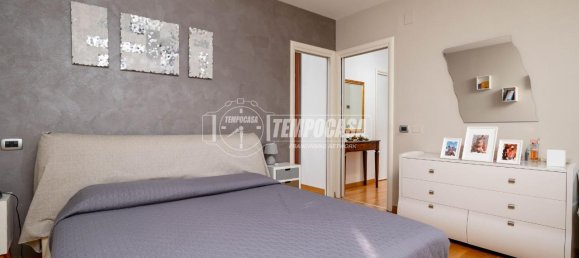 3 rooms Apartment in Reggio Emilia, Italy No. 173996 17