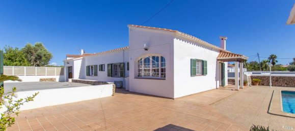 4 bedrooms Villa in Es Castell, Spain No. 12695 3