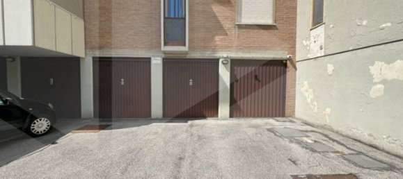 7 rooms Apartment in Vicenza, Italy No. 18481 6