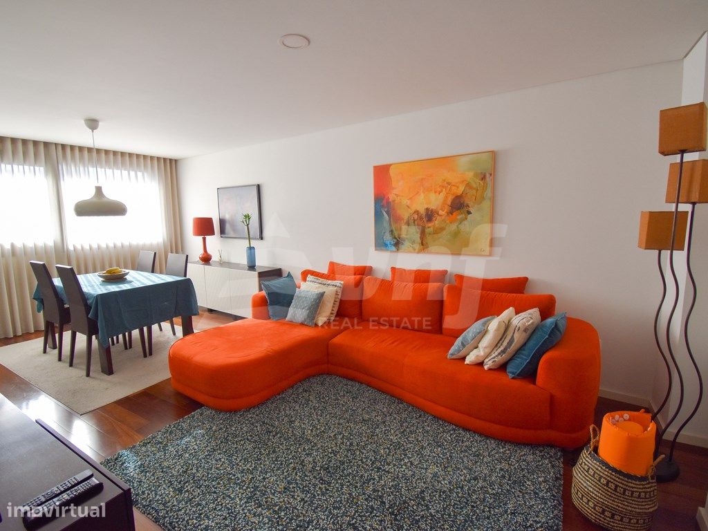 3 bedrooms Apartment in Porto, Portugal No. 317315