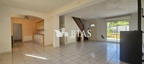 Casa de 4 dormitorios en Eure, France No. 357360 2