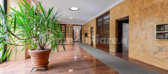 4 rooms Office in Milan, Italy No. 327547 2
