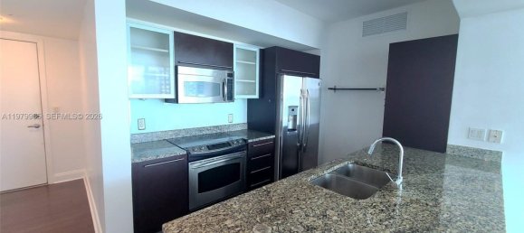 2 chambres propriété commerciale à louer à Miami, Miami-Dade, Florida, USA № 614463 5