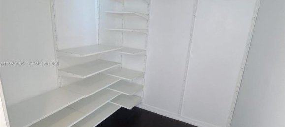2 chambres propriété commerciale à louer à Miami, Miami-Dade, Florida, USA № 614463 9