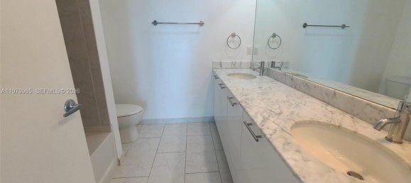 2 chambres propriété commerciale à louer à Miami, Miami-Dade, Florida, USA № 614463 16