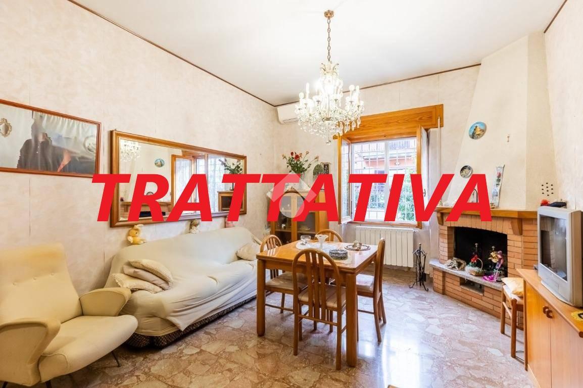 Apartamento de 3 habitaciónes en Rome, Italy No. 80728