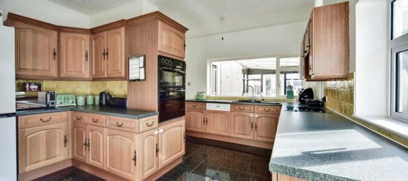 4 bedrooms House in Maidstone, United Kingdom No. 10463 3