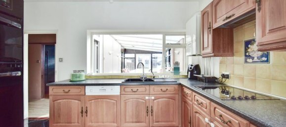 4 bedrooms House in Maidstone, United Kingdom No. 10463 8