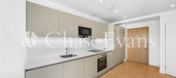 1 bedroom Apartment in Elephant and Castle, United Kingdom No. 4420 6