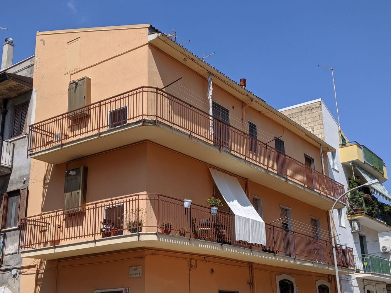 Квартира с 4 комнатами в Веноза, Италия № 254806