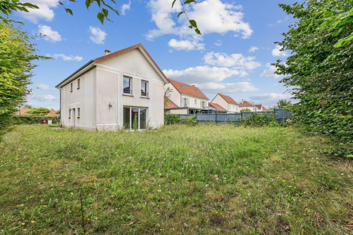 4 bedrooms House in Chanteloup-en-Brie, France No. 298891