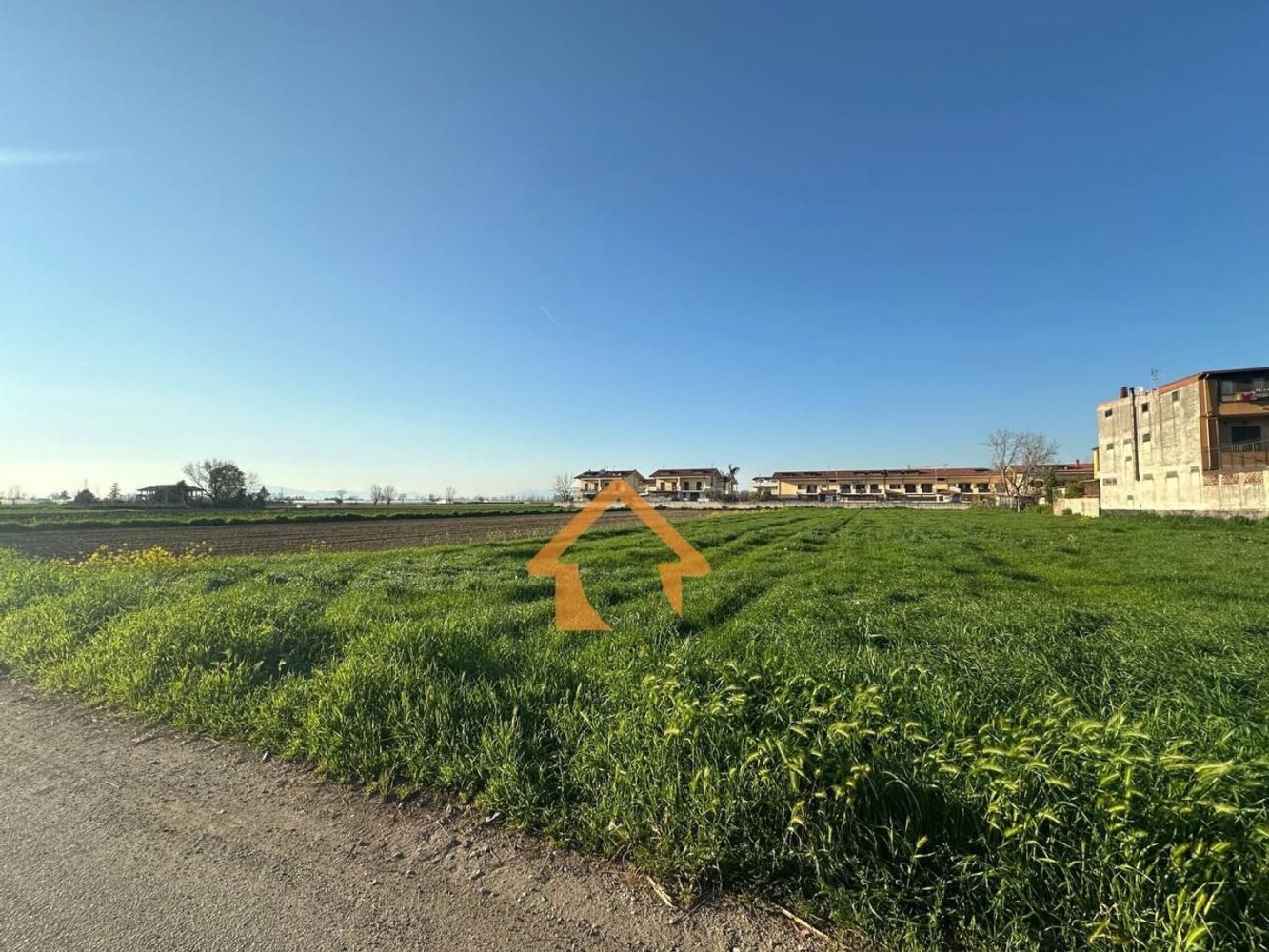 Grundstück in San Tammaro, Italy 4400m², Nr. 33162