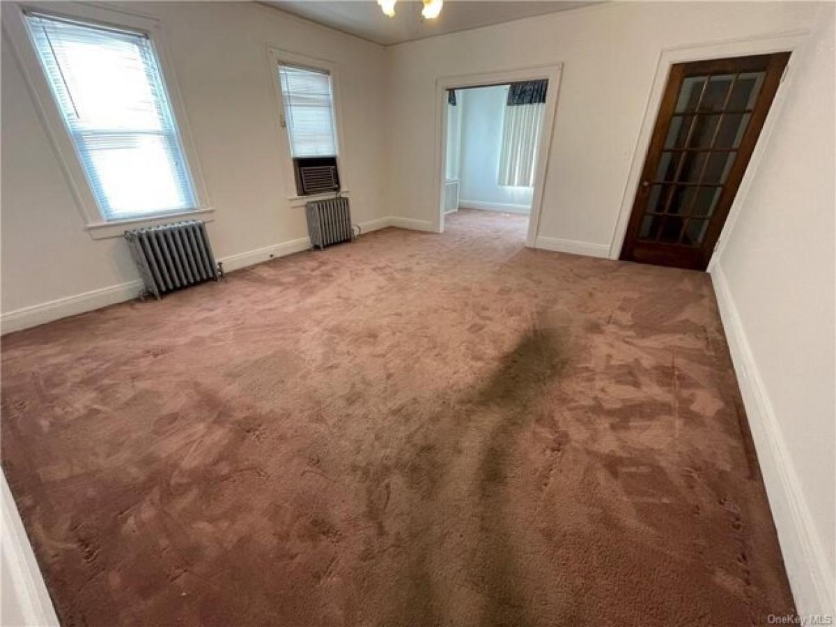 3 bedrooms House in Yonkers, USA No. 381528