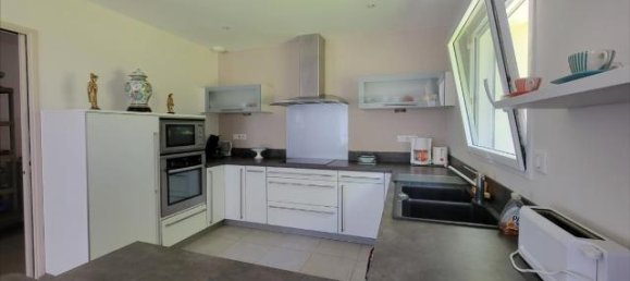 2 bedrooms House in Gourin, France No. 335543 2