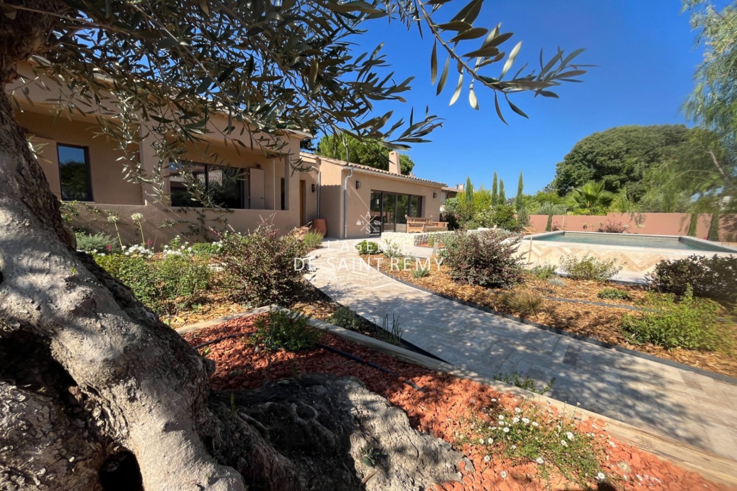 4 bedrooms Townhouse in Saint-Remy-de-Provence, France No. 352319