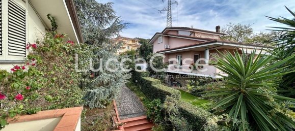 4 bedrooms Villa in Massarosa, Italy No. 81735 4