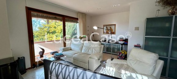 4 bedrooms Villa in Massarosa, Italy No. 81735 16