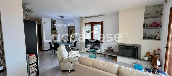 4 bedrooms Villa in Massarosa, Italy No. 81735 13