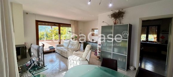 4 bedrooms Villa in Massarosa, Italy No. 81735 12