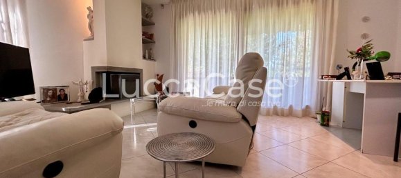 4 bedrooms Villa in Massarosa, Italy No. 81735 19