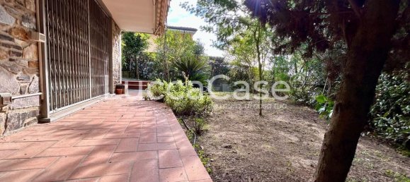 4 bedrooms Villa in Massarosa, Italy No. 81735 7