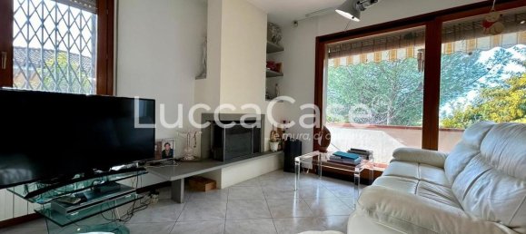 4 bedrooms Villa in Massarosa, Italy No. 81735 10