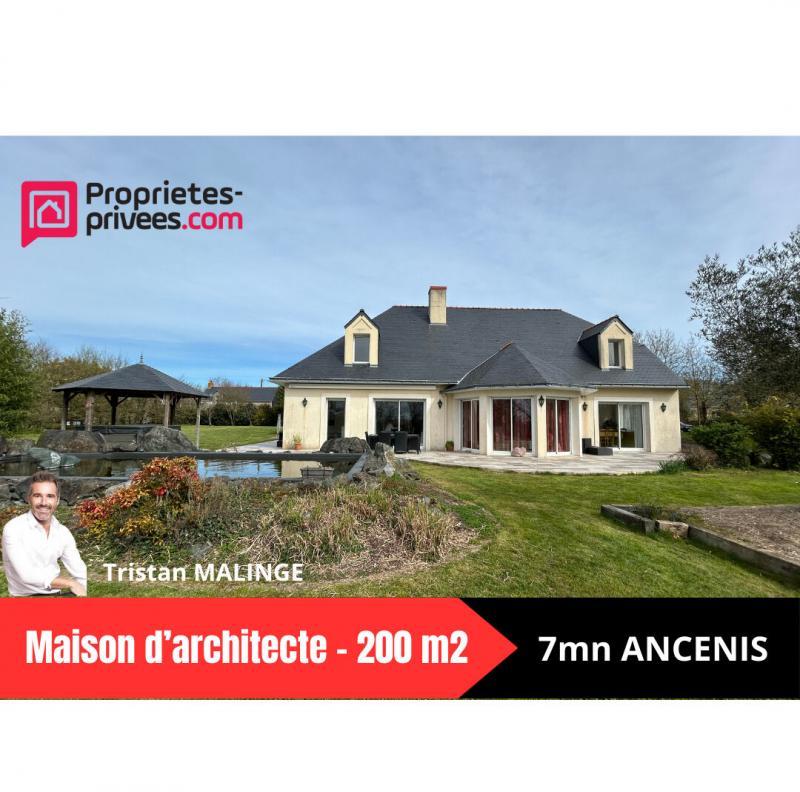 5 bedrooms House in Loire-Atlantique, France No. 100912