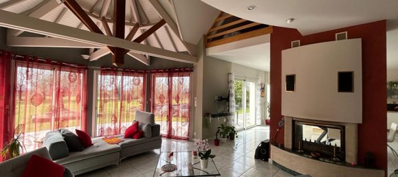 5 bedrooms House in Loire-Atlantique, France No. 100912 3