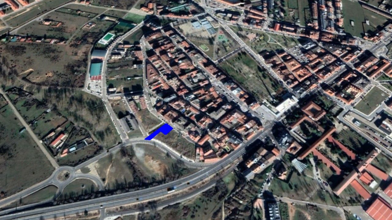 570m² Land in Valverde de la Virgen, Spain No. 70186