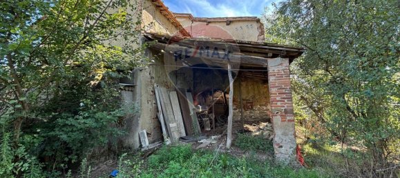 5 bedrooms House in Terranuova Bracciolini, Italy No. 380125 8