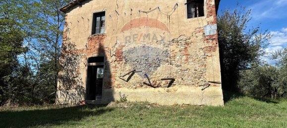 5 bedrooms House in Terranuova Bracciolini, Italy No. 380125 2