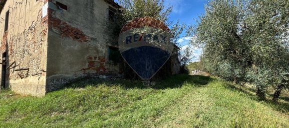 5 bedrooms House in Terranuova Bracciolini, Italy No. 380125 3