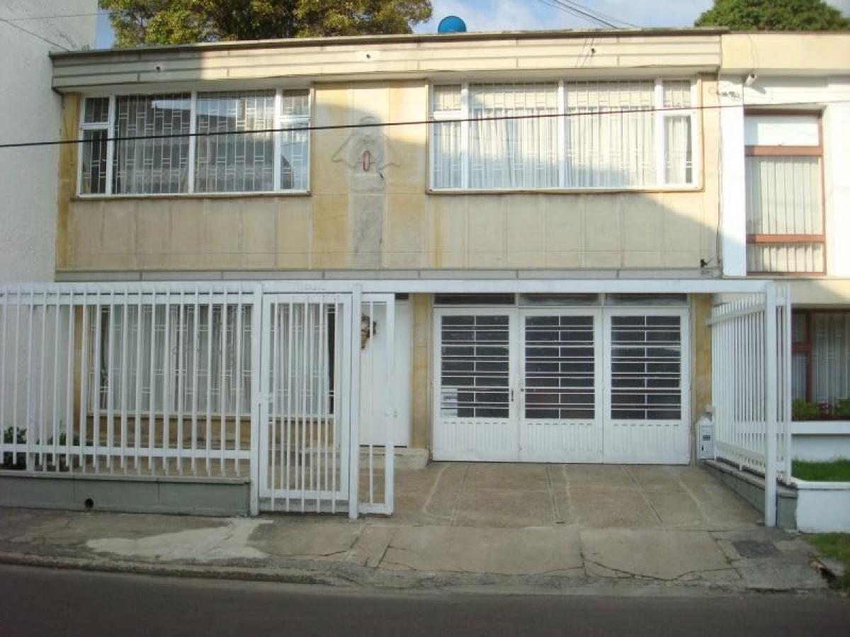 4 bedrooms House in Bogota, Colombia No. 12558