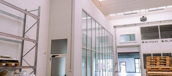 Entrepôt à Como, Italy 950m² No. 89951 29