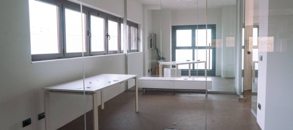 Entrepôt à Como, Italy 950m² No. 89951 4