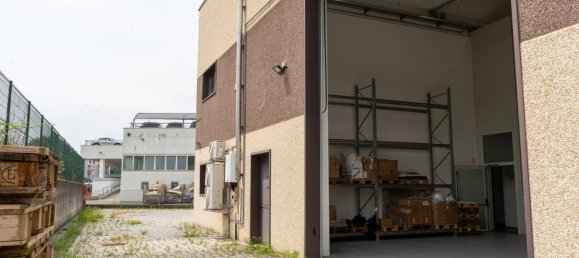 Entrepôt à Como, Italy 950m² No. 89951 41