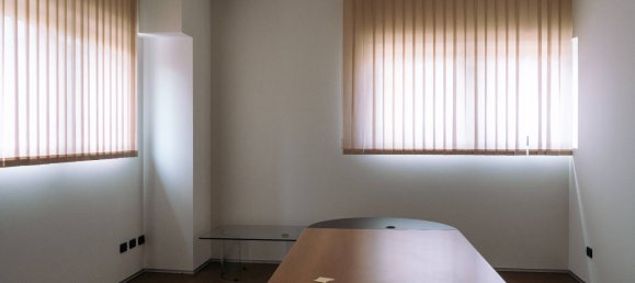 Entrepôt à Como, Italy 950m² No. 89951 39