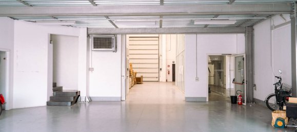 Entrepôt à Como, Italy 950m² No. 89951 31