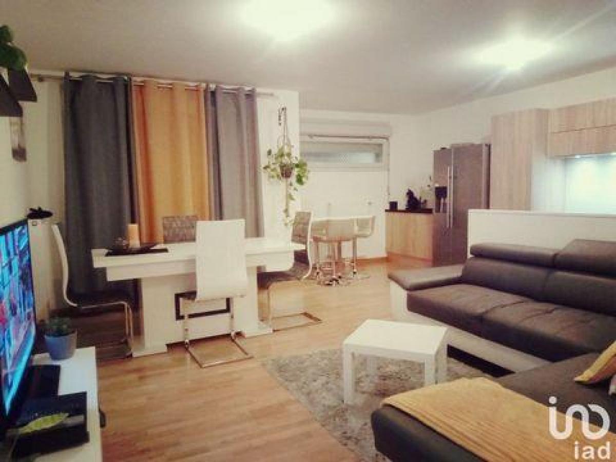 3 bedrooms Condo in Annemasse, France No. 24043