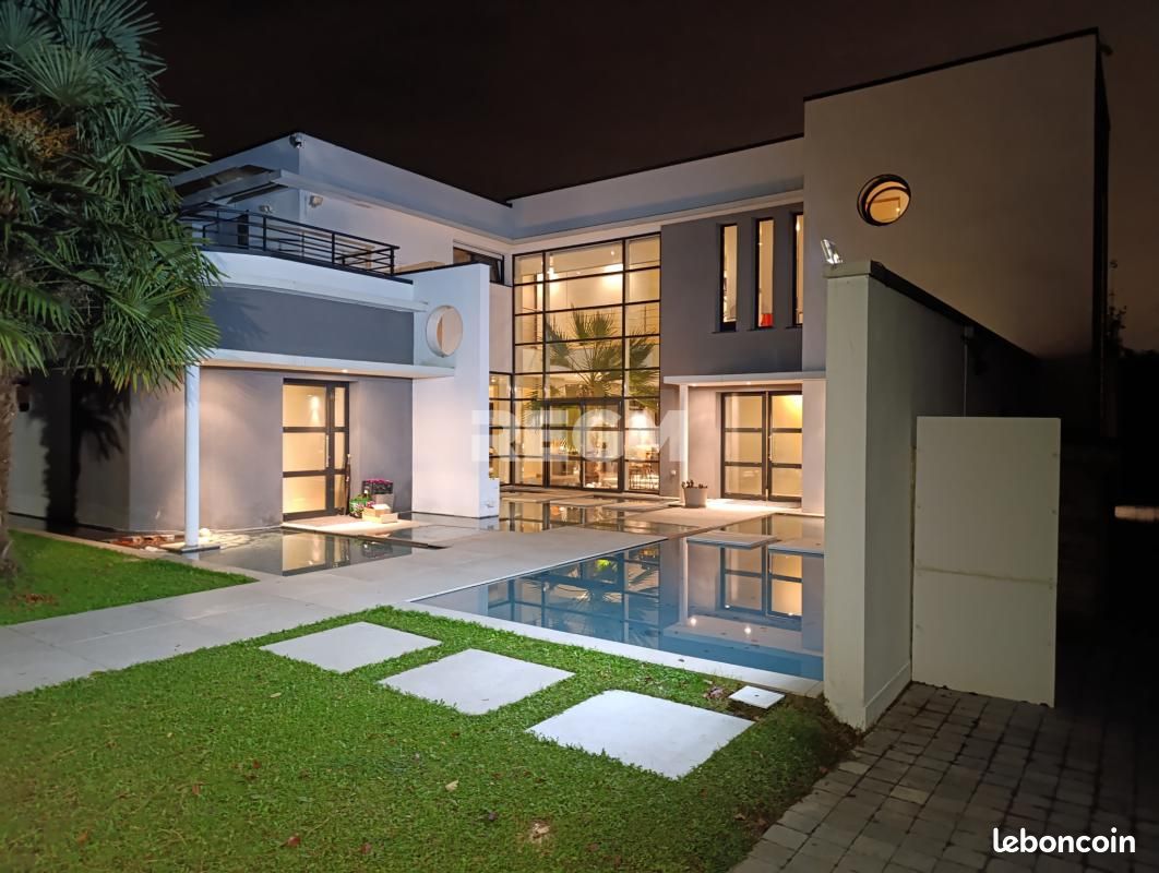 5 Schlafzimmer Villa in Croix, France, Nr. 157210