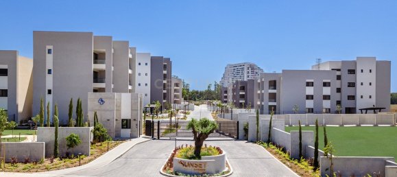 3 bedrooms Apartment in Limassol, Cyprus No. 4050 5