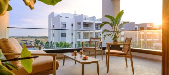 3 bedrooms Apartment in Limassol, Cyprus No. 4050 2