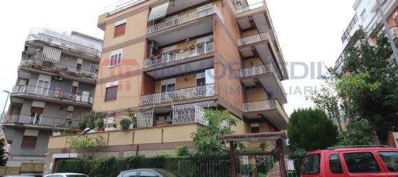 2 bedrooms Apartment in Rome, Italy No. 329273 3