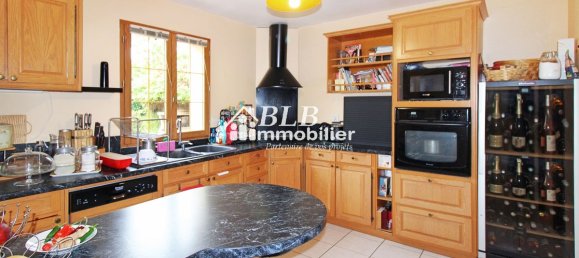 4 bedrooms House in Rambouillet, France No. 163375 10