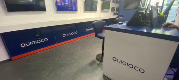 Imóvel comercial em Naples, Italy 95 m² N.º 289609 2