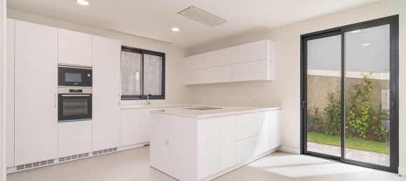 Casa de 3 dormitorios en Funchal, Portugal No. 94293 5