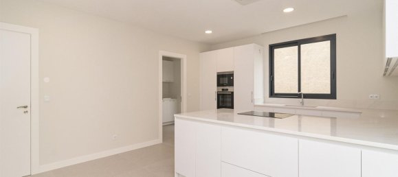 Casa de 3 dormitorios en Funchal, Portugal No. 94293 7