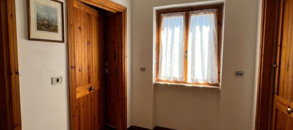 Dúplex de 3 habitaciónes en Massa d'Albe, Italy No. 254456 15